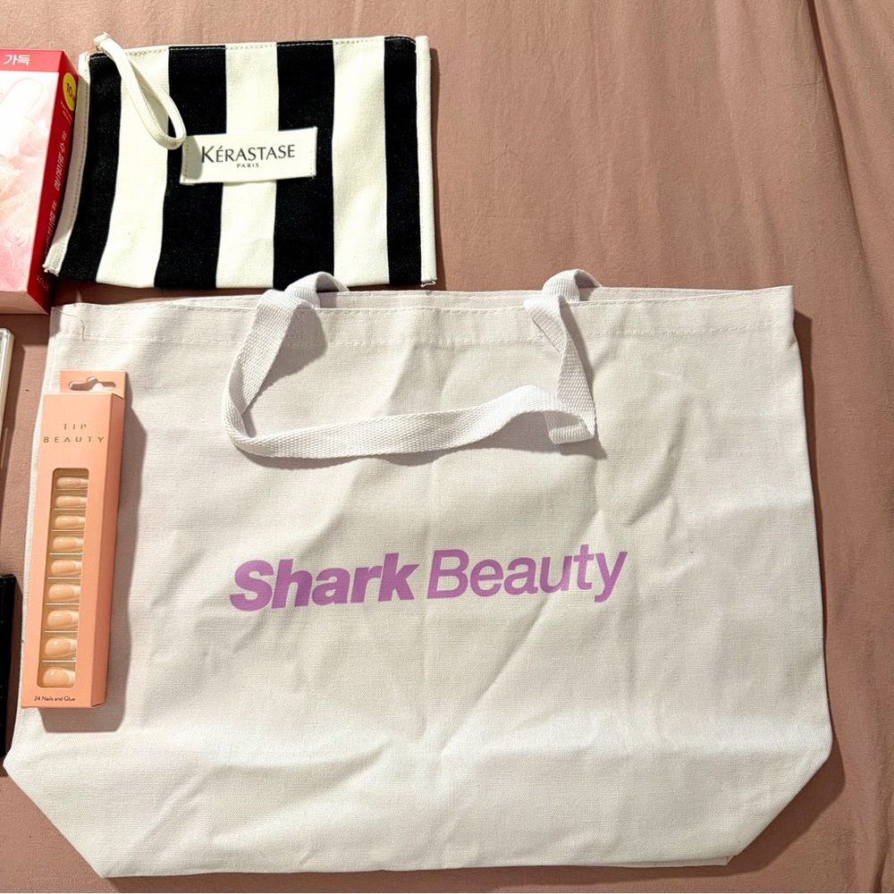 Beauty Bundle - Picture 3 of 3